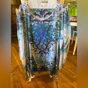 Absolutely beautiful woman’s top.